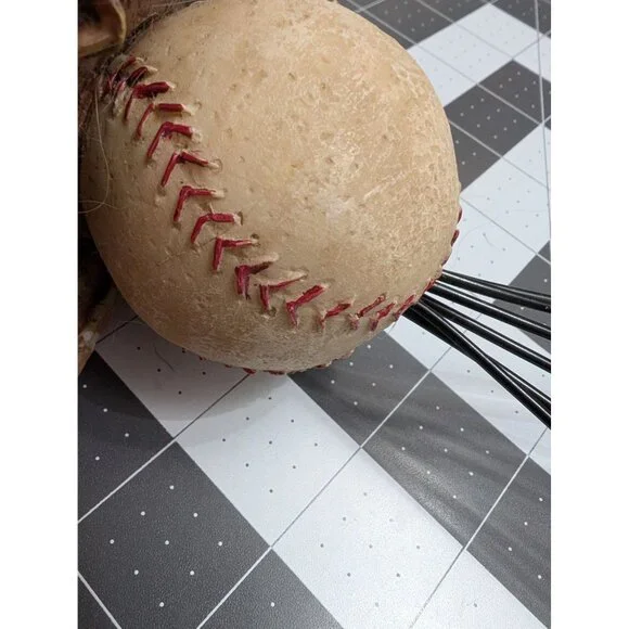 Baseball Photo Post Card Holder Decor Resin wire mit and ball 6 posts 13 inch - Picture 6 of 11